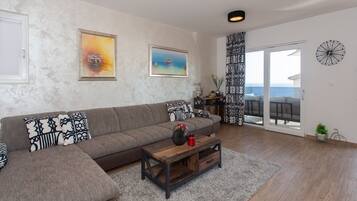 Fernseher, Stereoanlage