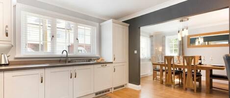 Réfrigérateur, lave-vaisselle