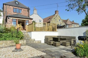 Exterior - The Burgage House (Morpeth)