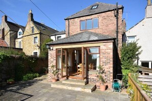 Exterior - The Burgage House (Morpeth)