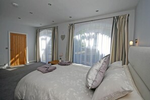 1 chambre, décoration personnalisée, ameublement personnalisé