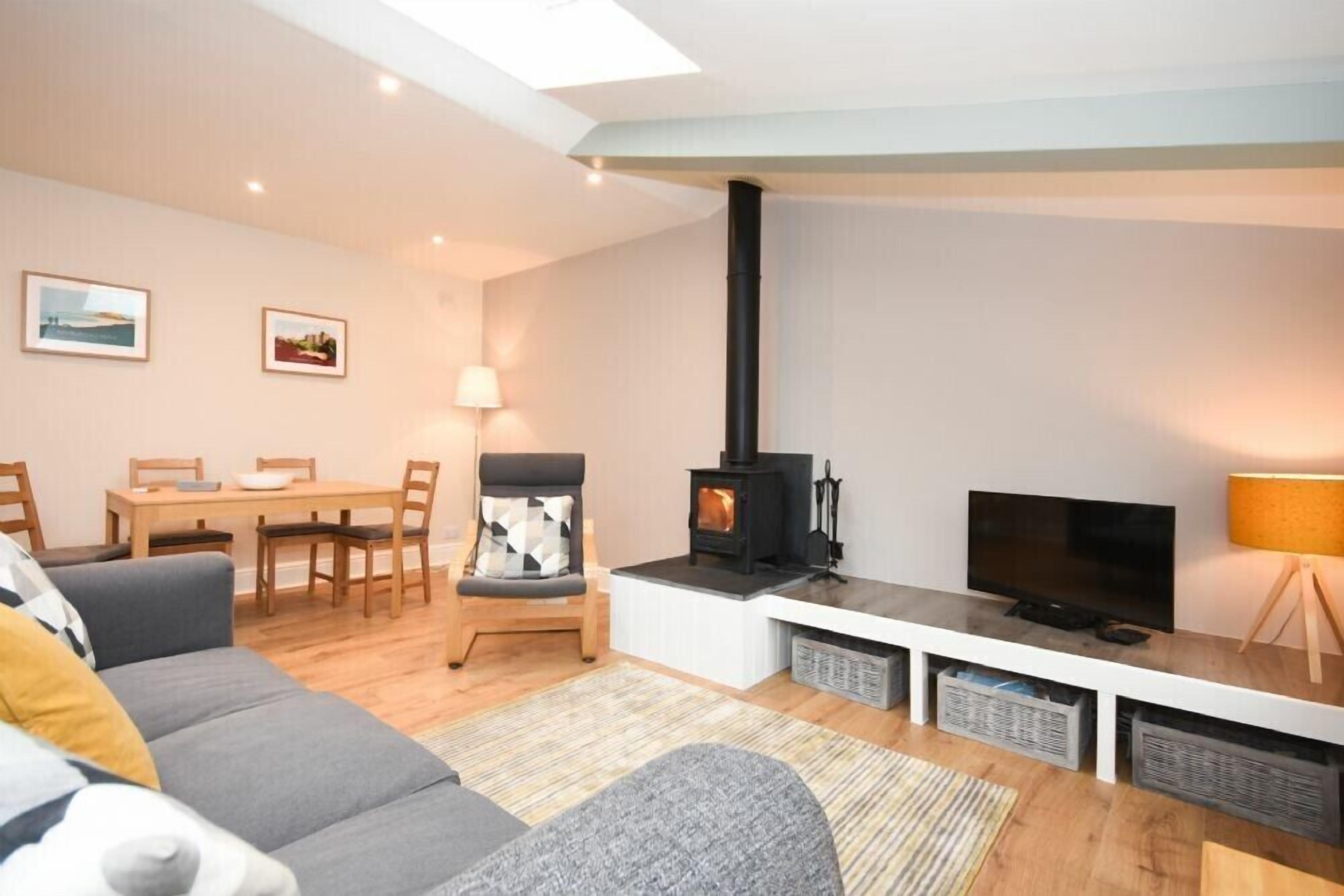 2 عدّة غرف نوم وبديكورات فريدة لكل غرفة وطراز فريد لكل وحدة