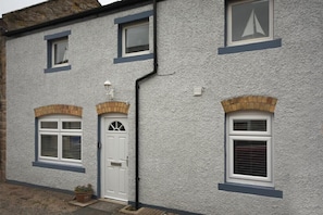 Exterior - Herringbone Cottage (Seahouses)