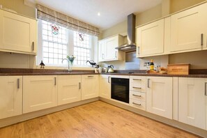 Fridge, dishwasher, cookware/dishes/utensils - Sunnybrae (Alnwick)