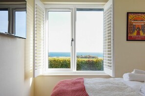 3 quartos, individualmente decorados, individualmente mobiliados