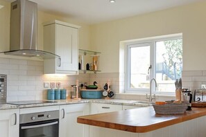 Lava-louças, talheres/pratos/utensílios de cozinha