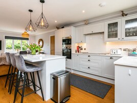 冰  箱、洗碗机、厨具/餐具