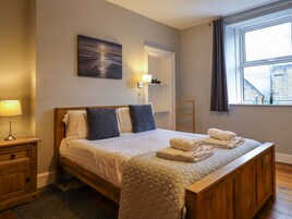 4 quartos, individualmente decorados, individualmente mobiliados