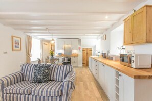 Fridge, dishwasher, cookware/dishes/utensils - Partan Cottage (Eyemouth)