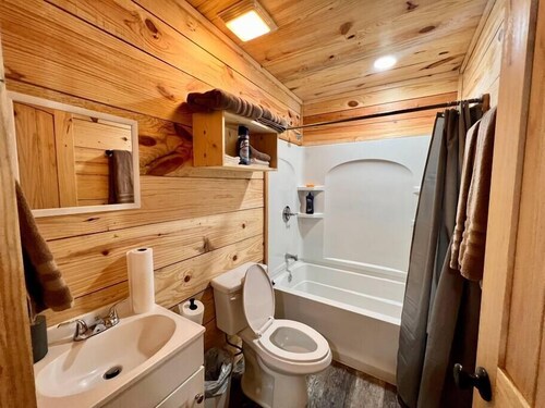 Grenada Lake Resort Cabin # 3