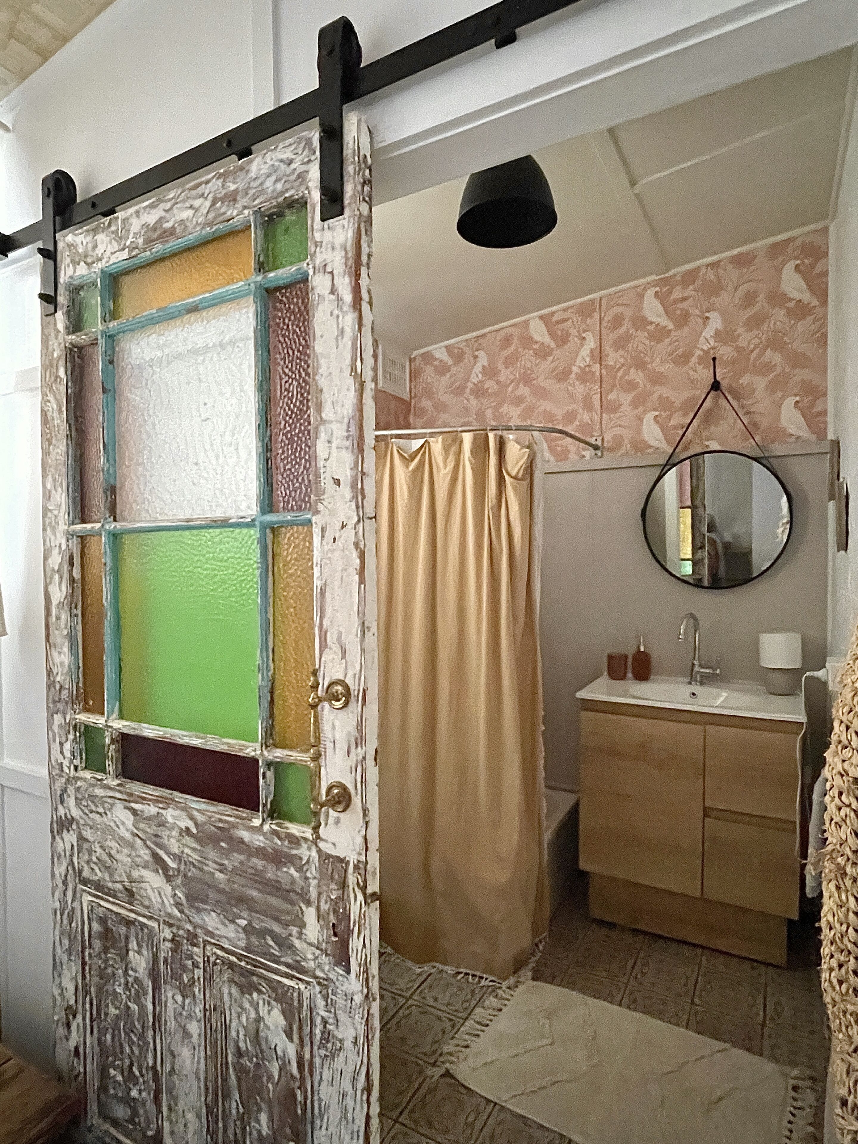 Combined shower/tub