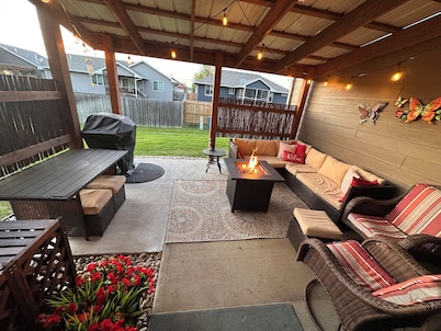 LMD Townhouse 3 bdrm with HOT TUB and game room.