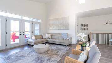 Smart-TV, peis, fotballspill og bøker