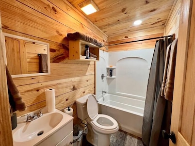 Grenada Lake Resort Cabin # 4
