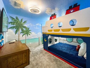 8 bedrooms, desk, iron/ironing board, travel crib