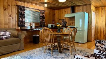 Cabin C1 | WiFi, bed sheets