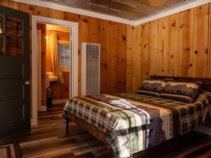 WiFi, bed sheets - Lakeshore Resort (Lakeshore)