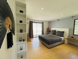 3 bedrooms, desk, iron/ironing board, free WiFi