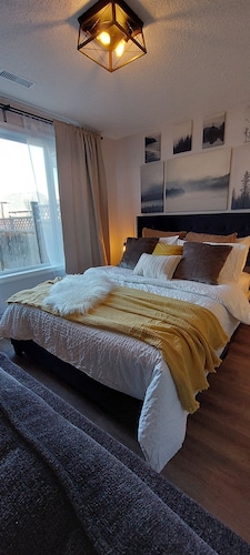 Cozy basement suite near the mountains