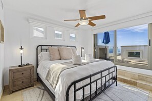 4 bedrooms, desk, iron/ironing board, free WiFi