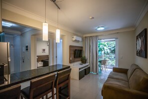 基本公寓 | 起居區