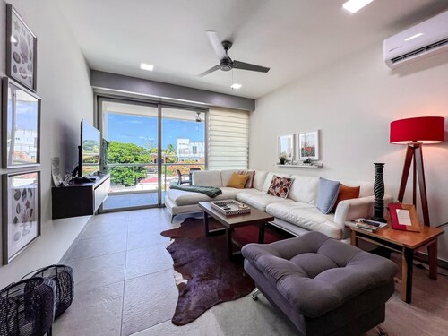1 BR Condo w/ Ocean View Infinity Pool