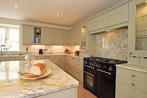 Dishwasher, cookware/dishes/utensils - The Pepper Pot (Morpeth)