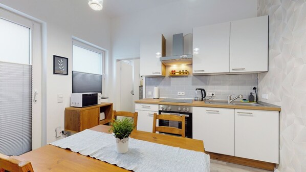 Fridge, microwave, oven, stovetop