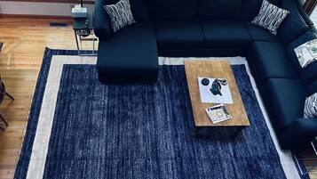 Smart TV, fireplace, video games, table tennis