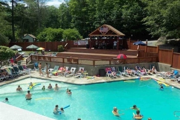 Piscina coperta, piscina all'aperto