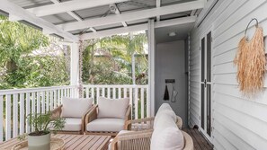 Terrace/patio - Cape Cottage - 5 bed charming cottage close to everything (Byron Bay)