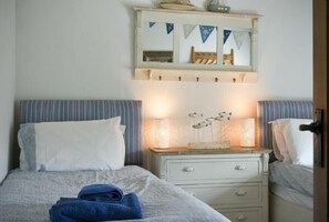 4 Schlafzimmer, individuell dekoriert, individuell eingerichtet
