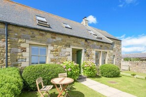 Property grounds - Ottoline Cottage (Alnwick)