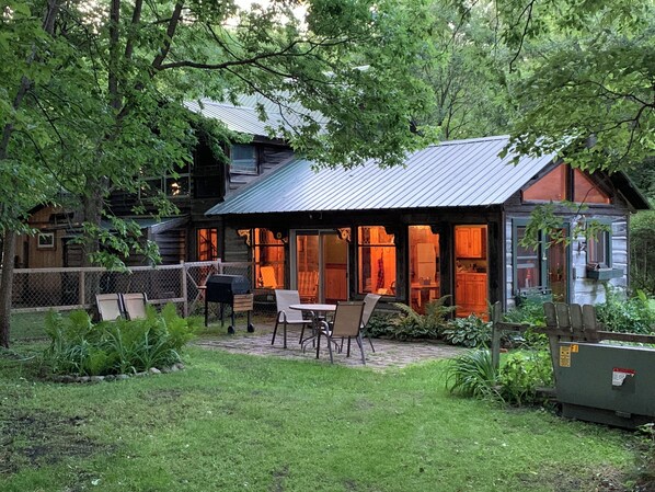 المنشأة من الخارج