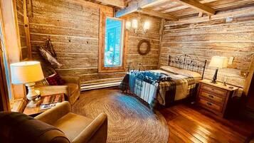 3 bedrooms, desk, free WiFi, bed sheets