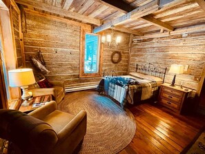 3 bedrooms, desk, free WiFi, bed sheets - A Rustic Cabin on Long Lake (Grove City)