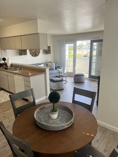 Clean and spacious unit with private balcony 1.5 blks from the beach!