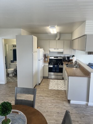 Fridge, microwave, oven, stovetop - Clean and spacious unit with private balcony 1.5 blks from the beach! (Imperial Beach)