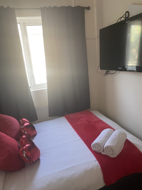 Heaven Apart 4 | 2 bedrooms, blackout drapes, iron/ironing board, free WiFi