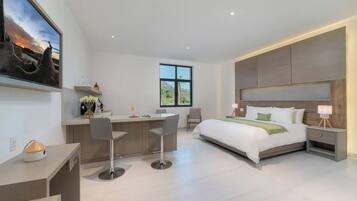 Superior Room, 1 Bedroom | Premium bedding, down duvets, in-room safe, laptop workspace