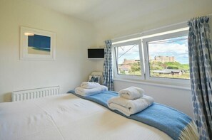 3 عدّة غرف نوم وبديكورات فريدة لكل غرفة وطراز فريد لكل وحدة