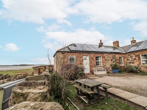 Cottage - Kittiwake Cottage, Budle Bay (Bamburgh)