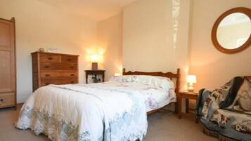 1 bedroom, individually decorated, individually furnished, free WiFi