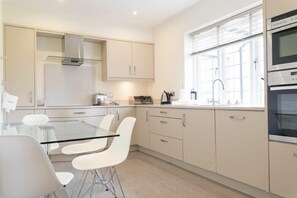 Fridge, dishwasher, cookware/dishes/utensils - Keeper's View (Bamburgh)