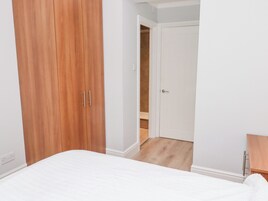 Cottage | 3 bedrooms, individually decorated, individually furnished, free WiFi