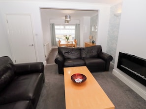 Cottage | Living area