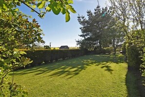 Property grounds - St Marys Cottages No4 (Alnwick)