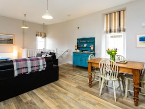 Cottage | Dining