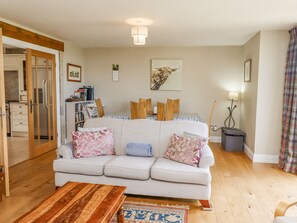 Cottage | Living area