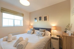 3 bedrooms, individually decorated, individually furnished, free WiFi